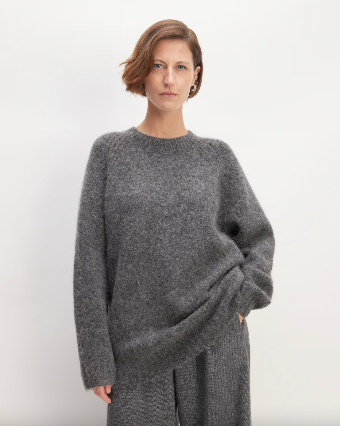 Everlane cashmere hotsell shrunken sweatshirt