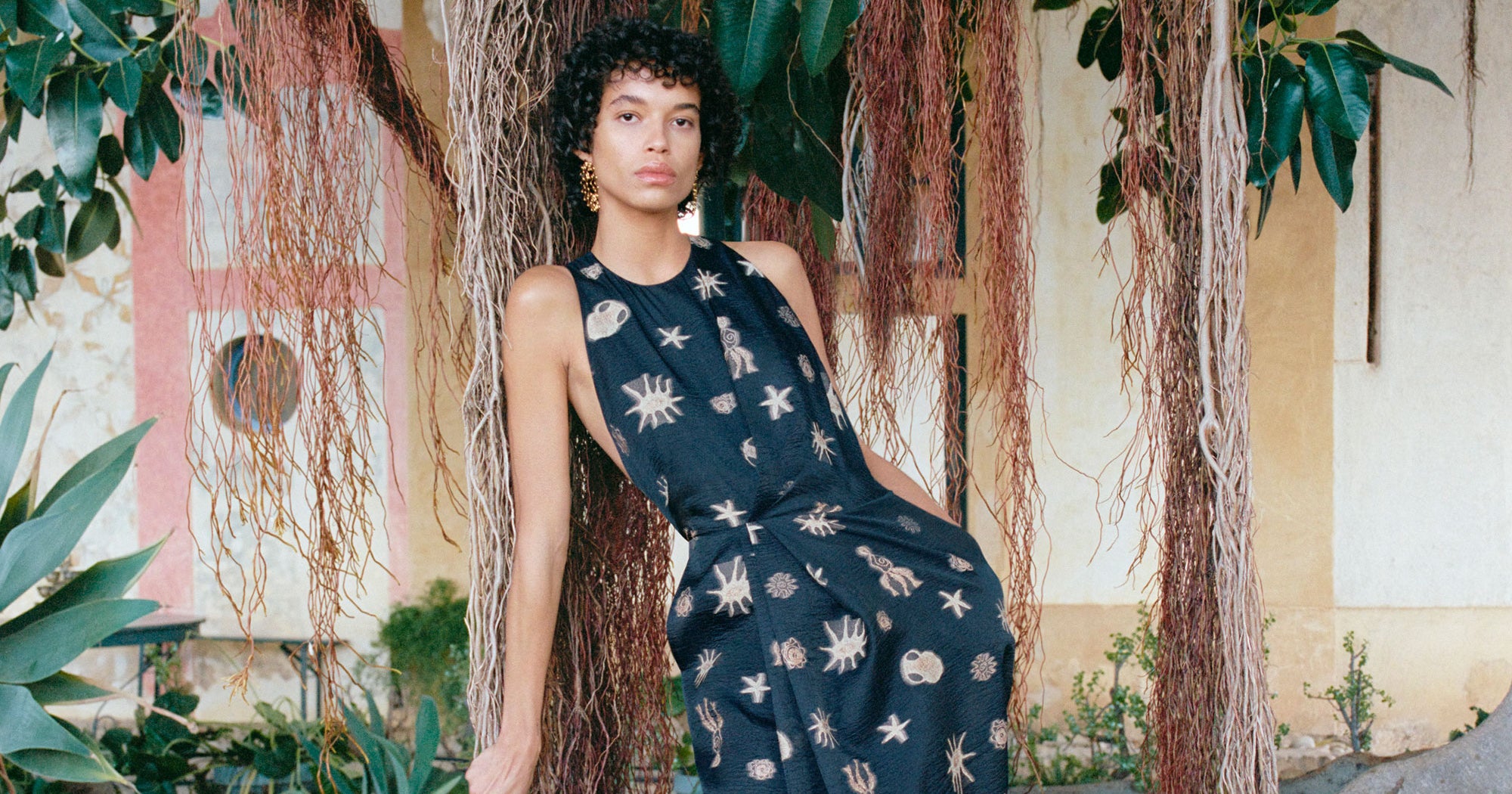 H&M Studio’s Resort Collection Is Full Of Vacation-Ready Essentials thumbnail
