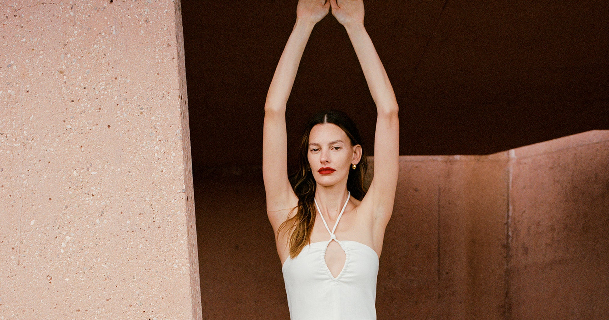 Everlane’s New Vacation Collection Will Inspire You To Book A Flight ASAP thumbnail