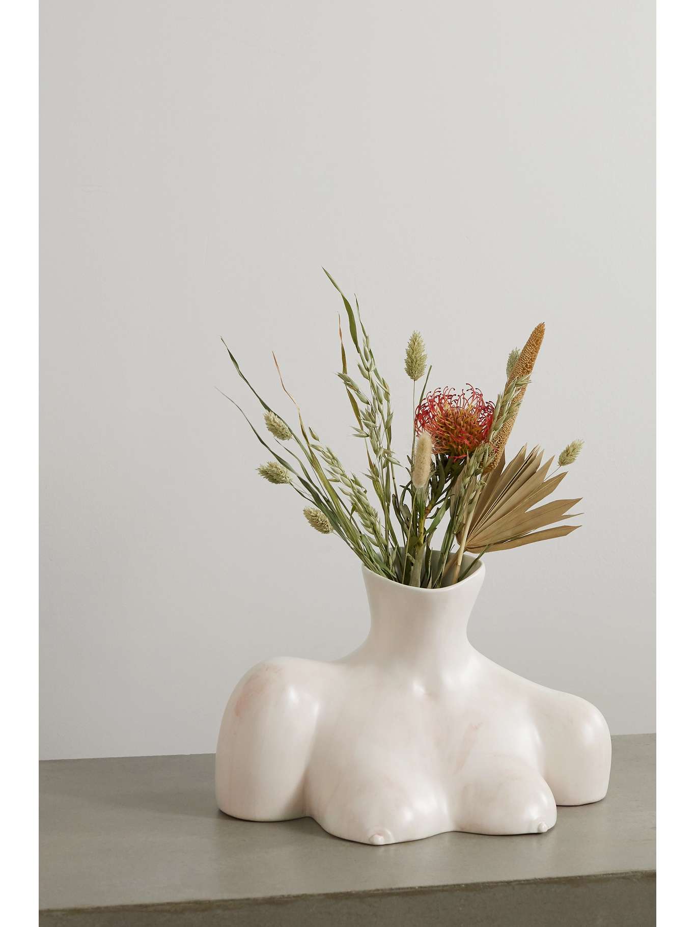 Anissa kermiche 花瓶 org.jpg