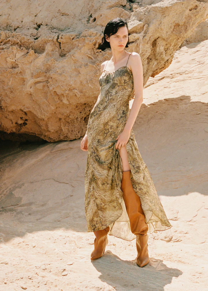 20 Fall Wedding Guest Dresses For Every Dress Code