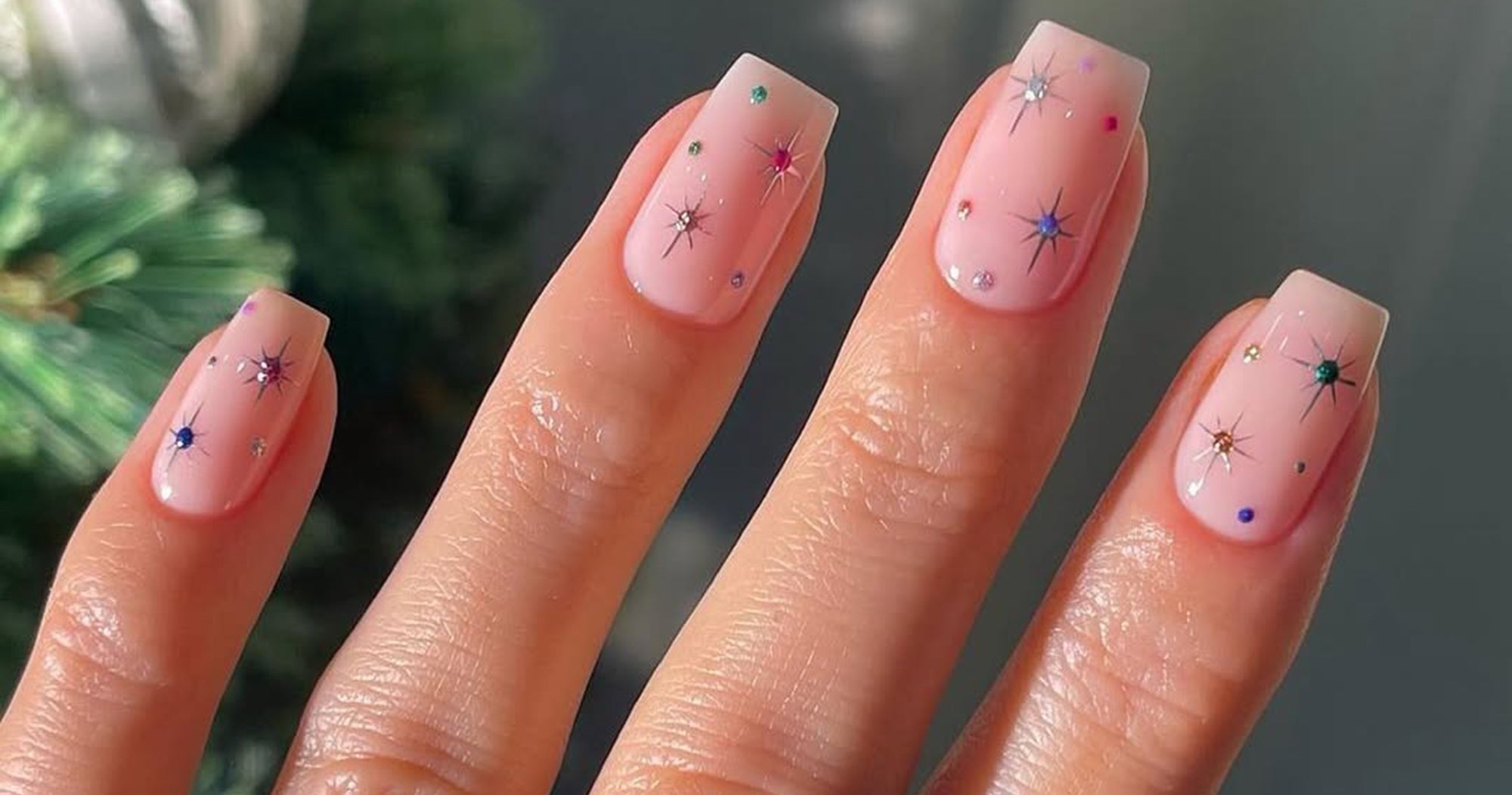 Glamorous Shiny Nails for 2025