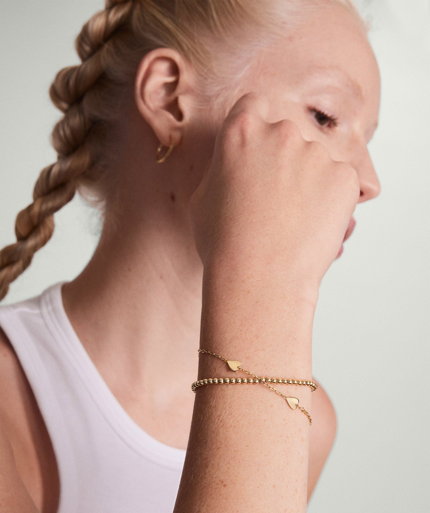 日本未入荷◆MEJURI◆Heart Station Bracelet ゴールド Mejuri + Heart Station Bracelet