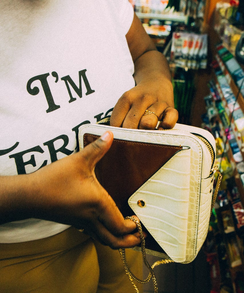 I Feel Guilty About Spending Money — Is It Because I’m An Eldest Daughter?