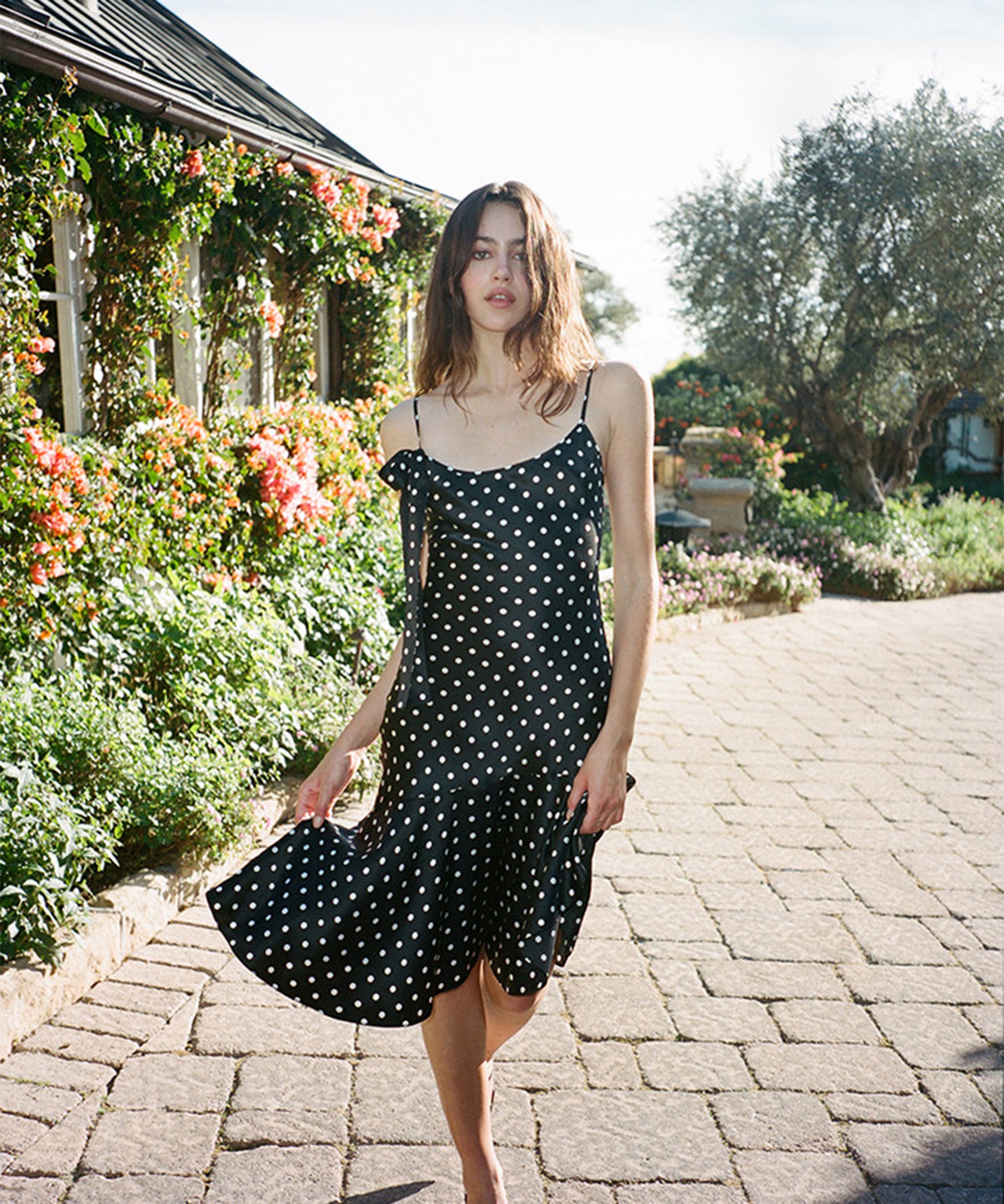 Time to Shine Lace Trimmed Dress（Off-the-Shoulder Wedding Dresses  