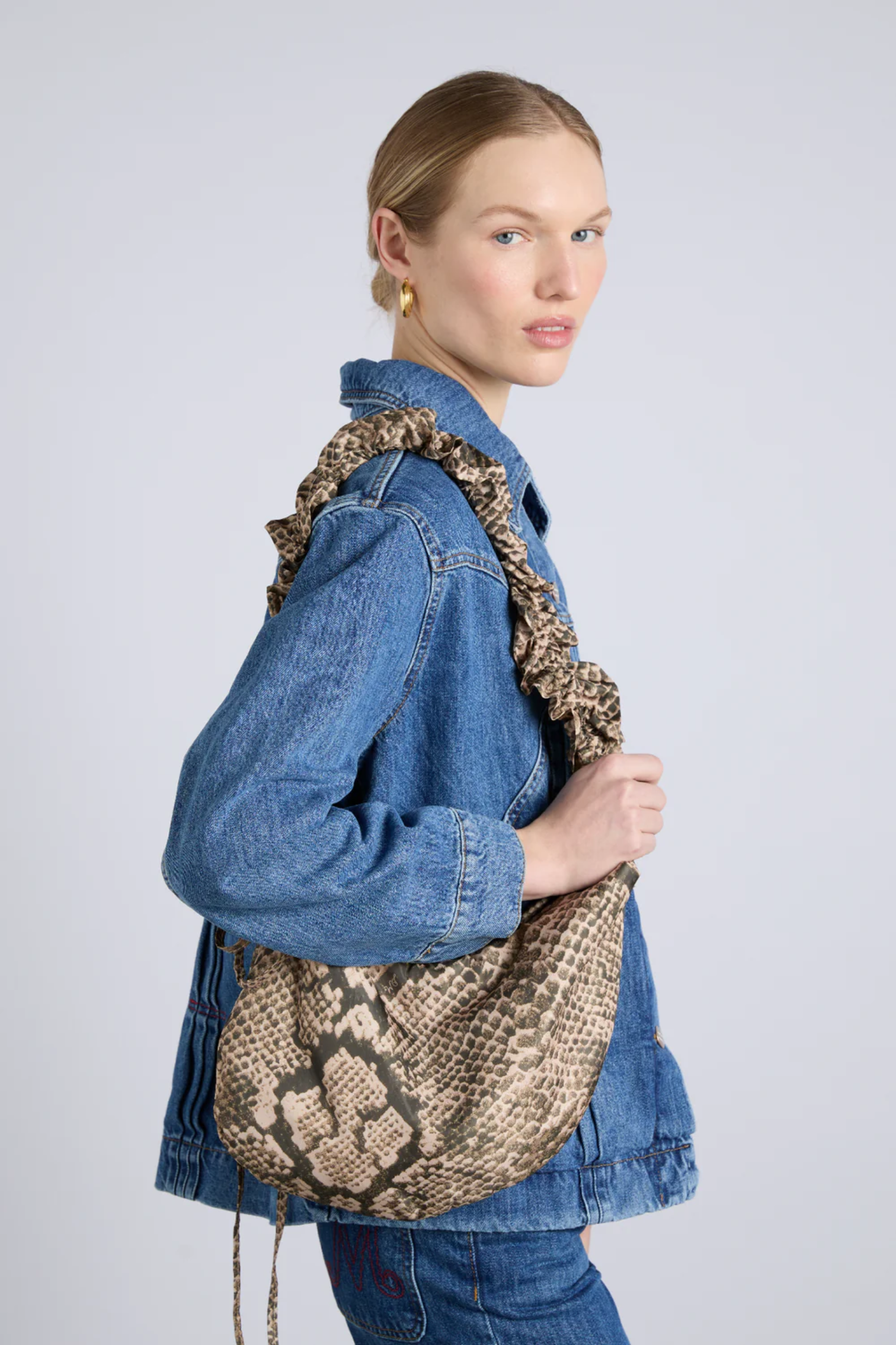 Zara + Metallic closure woven bag