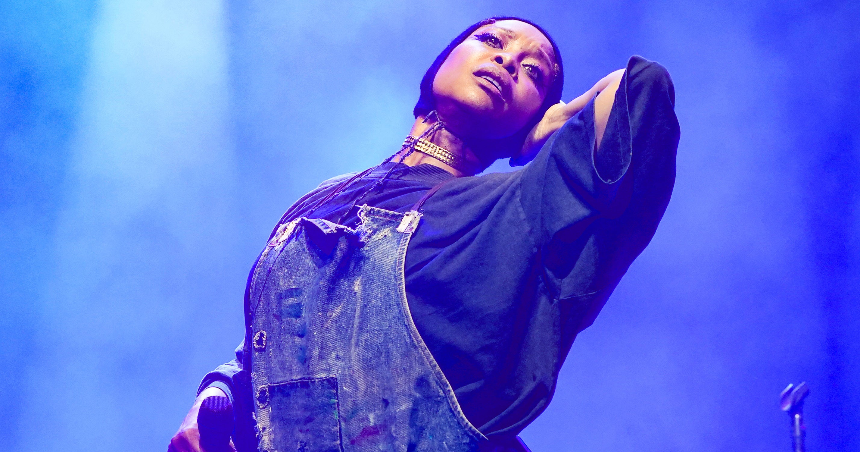 Erykah Badu Teases New Music & Stops Show To Shout Out ASL Interpreter At Essence Fest