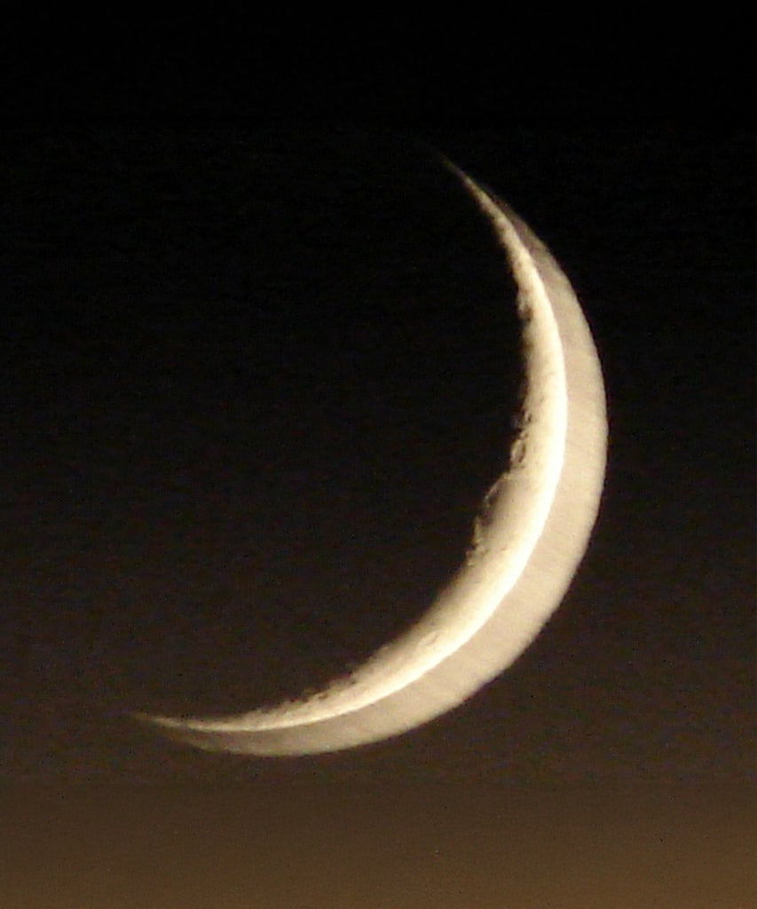 The New Moon In Leo Is Your Self-Love Wake-Up Call