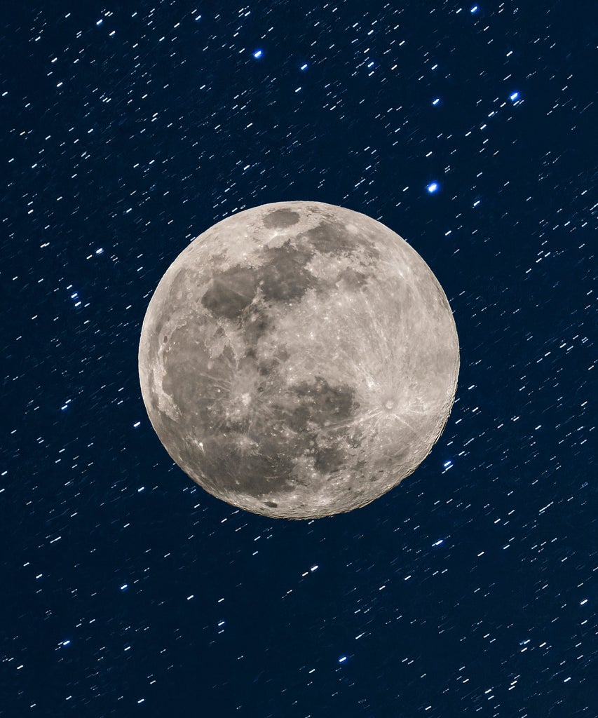 The Full Sturgeon Moon In Aquarius Is Here — Now Unwind