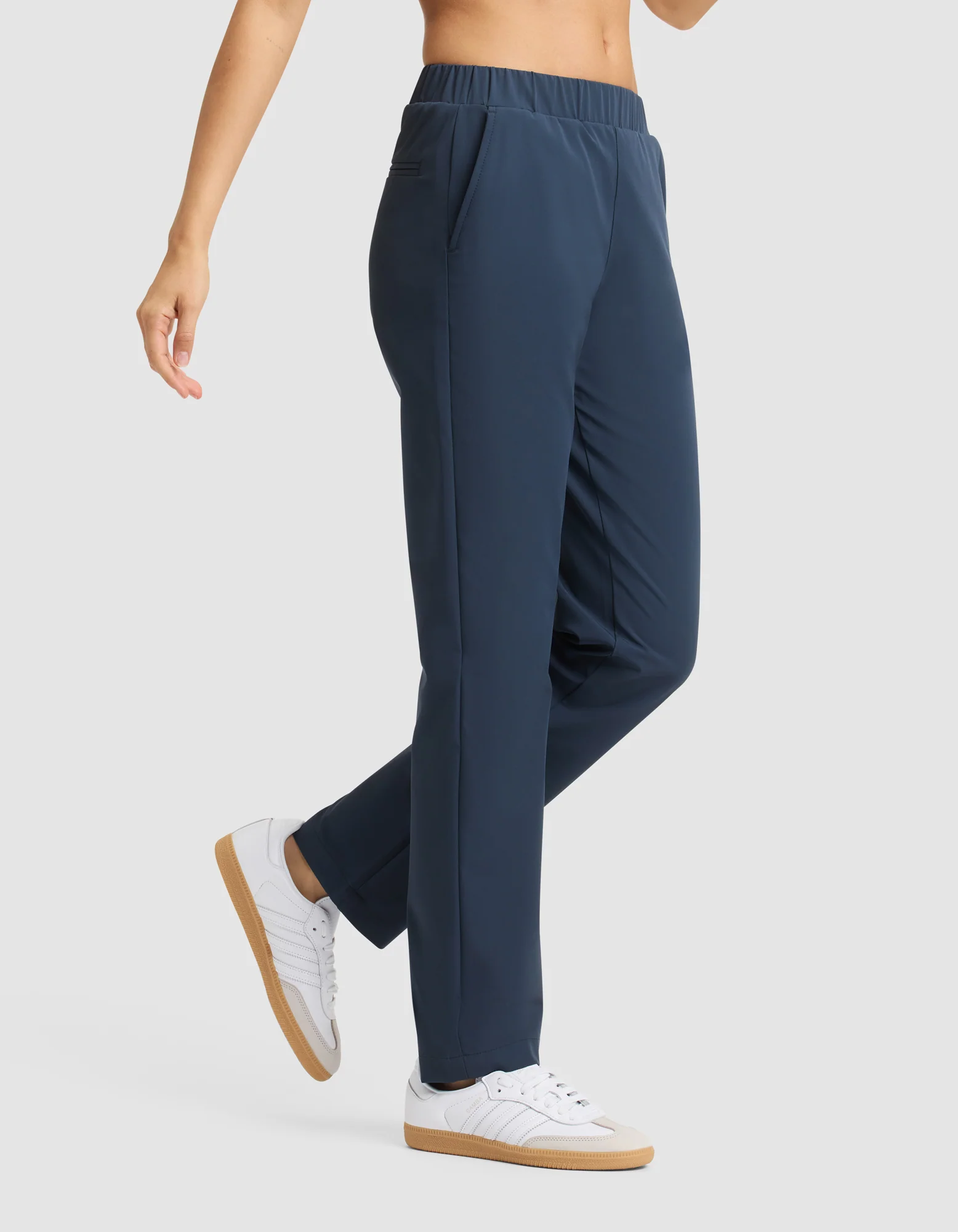 The 25 Best Travel Pants (That Aren’t Leggings) Ahead Of The Holidays