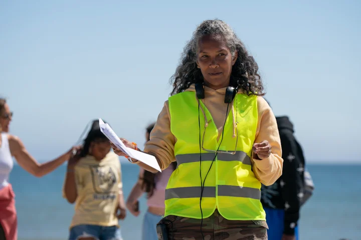 Mara Brock Akil nos bastidores da série 'Para Sempre' da Netflix. Foto: Elizabeth Morris/Netflix