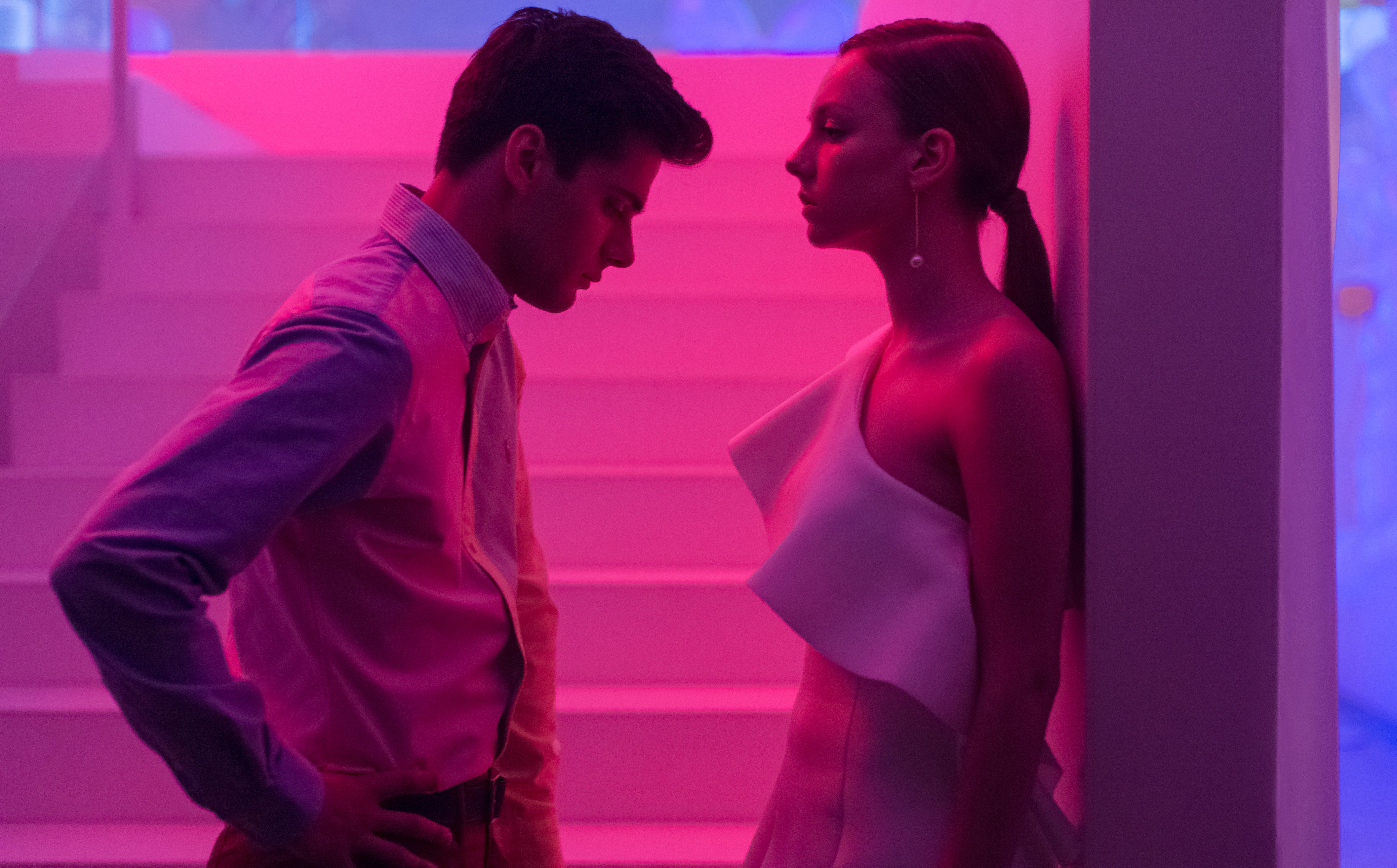 Элита сцены. Эстер Экспосито элита сериал. Элита сериал Карла и поло. Эстер Экспозито элита 1 сезон. Карла элита 1 сезон.
