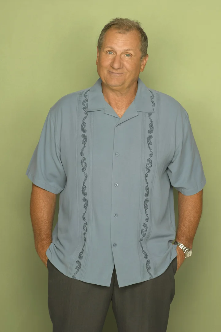 The Cast Of Modern Family Then And Now Photos