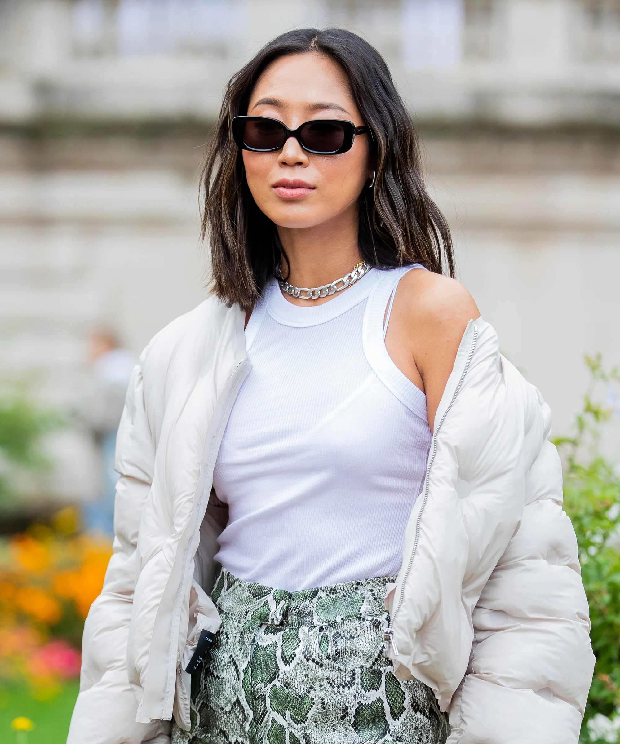 The Fresh Fall Haircut Taking Over The Streets Of Paris Fall Haircut Streets Paris,