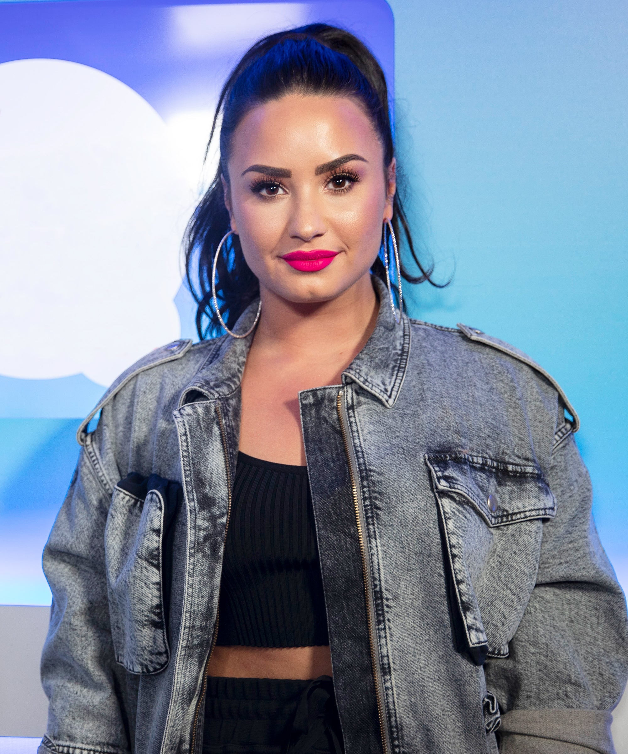 Demi Lovato Dyes Hair Ends Pink
