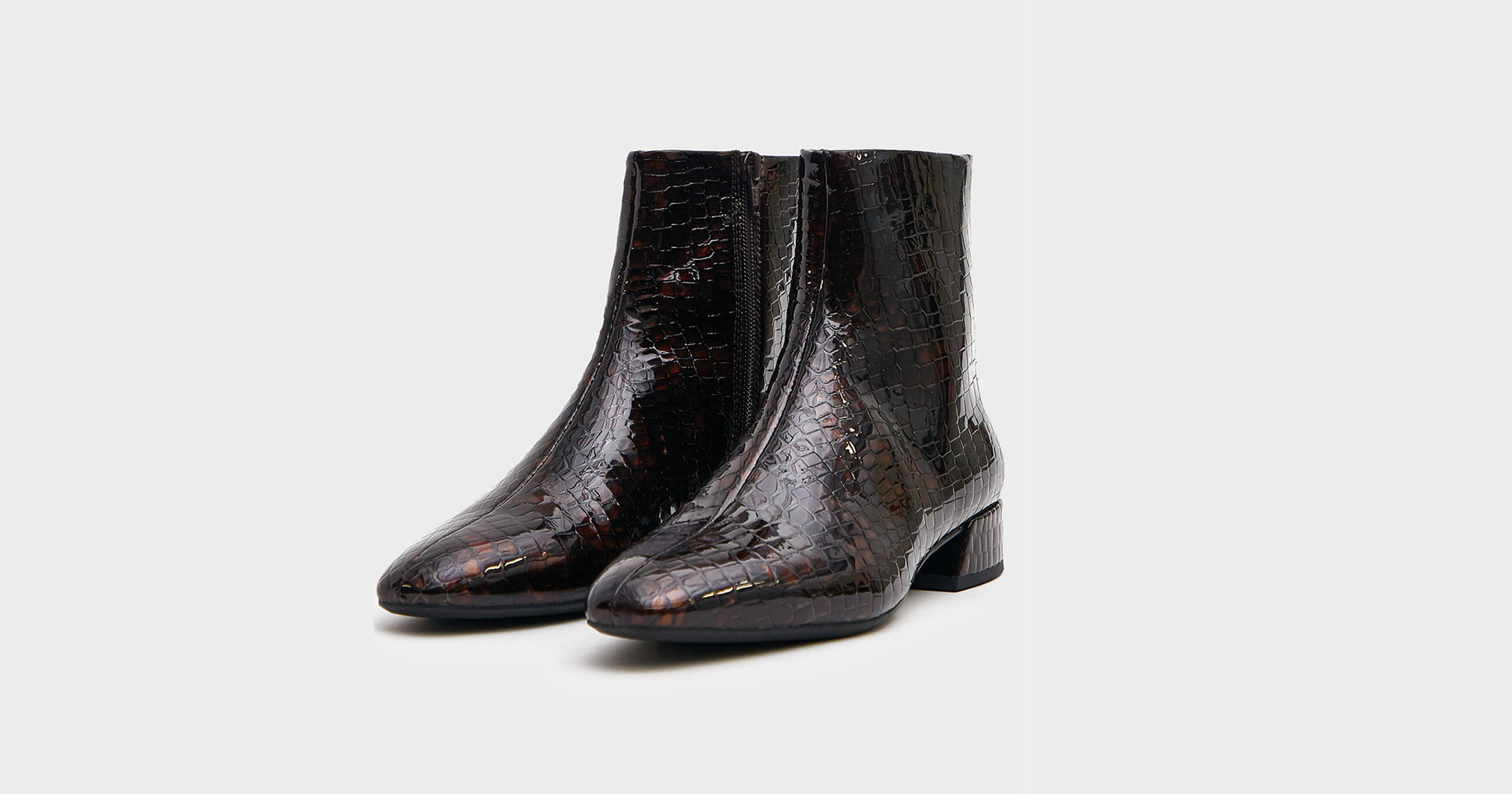 crocodile effect boots