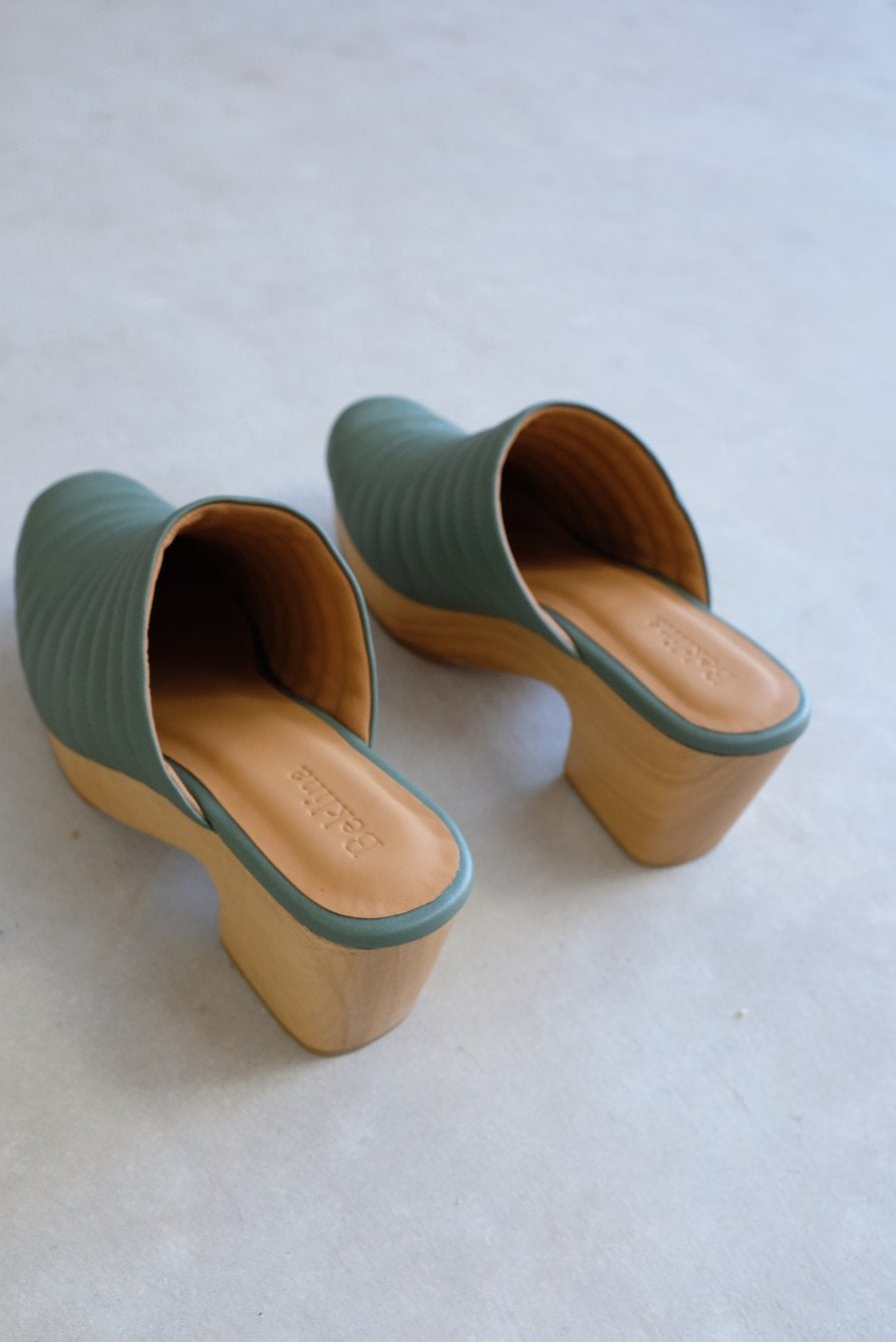 beklina clogs