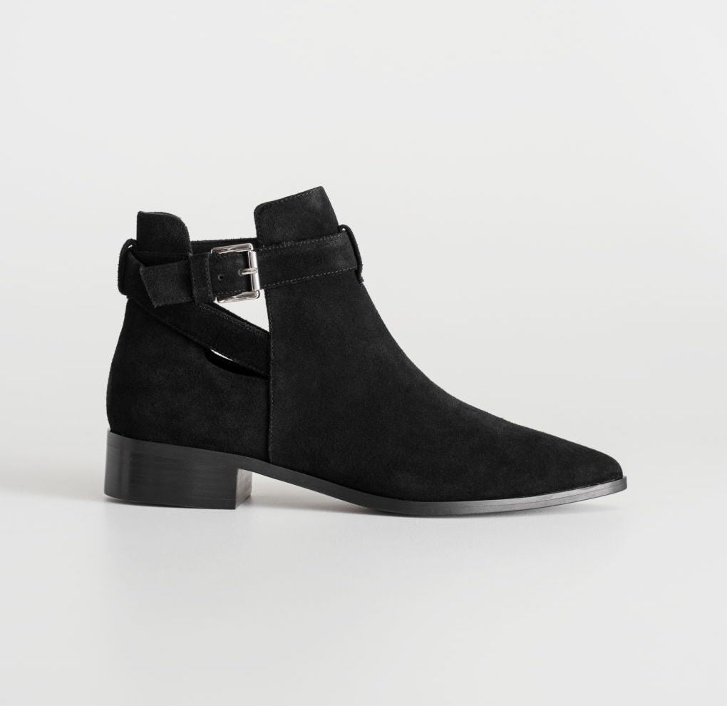 buckle chelsea boots womens