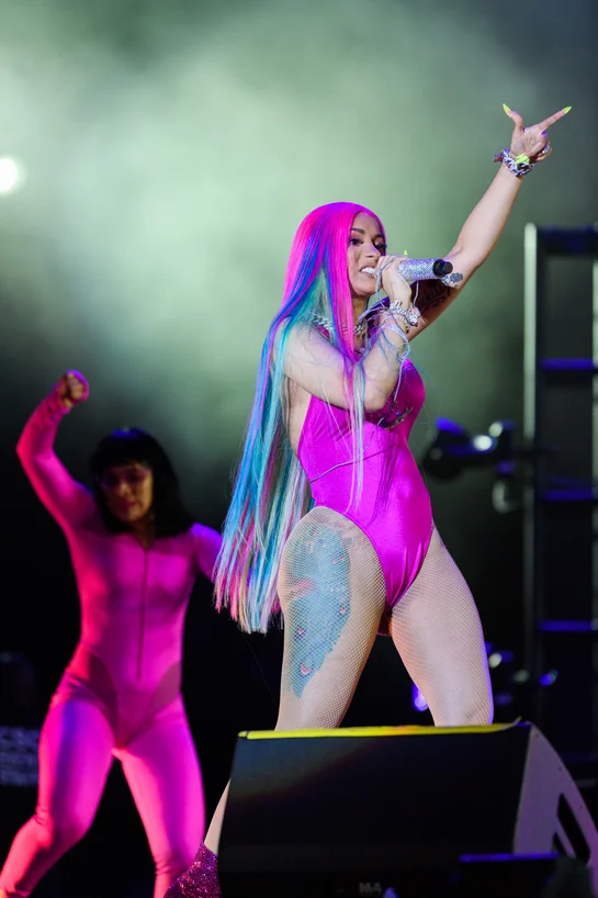 Um guia completo de todas as tatuagens de Cardi B 2 Slide 1