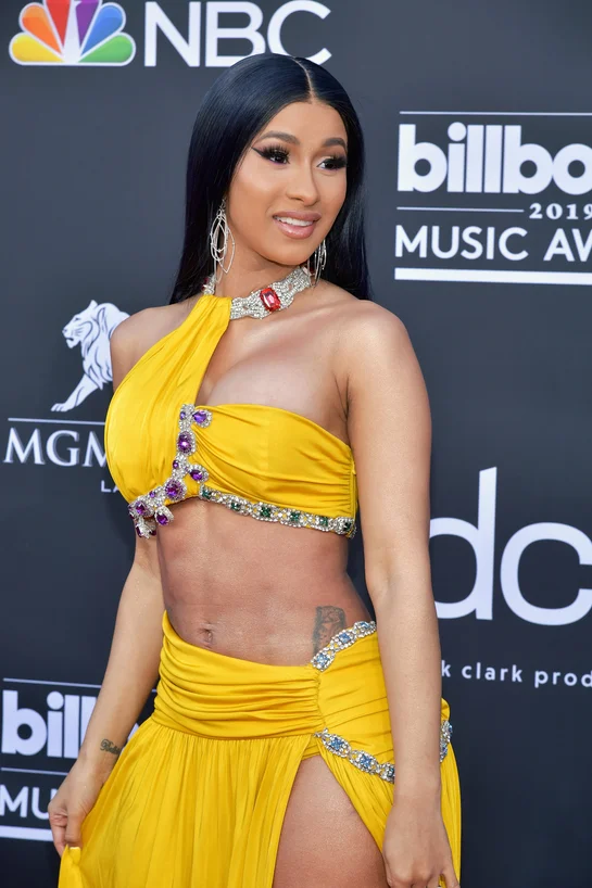 Um guia completo de todas as tatuagens de Cardi B 9 Slide 8