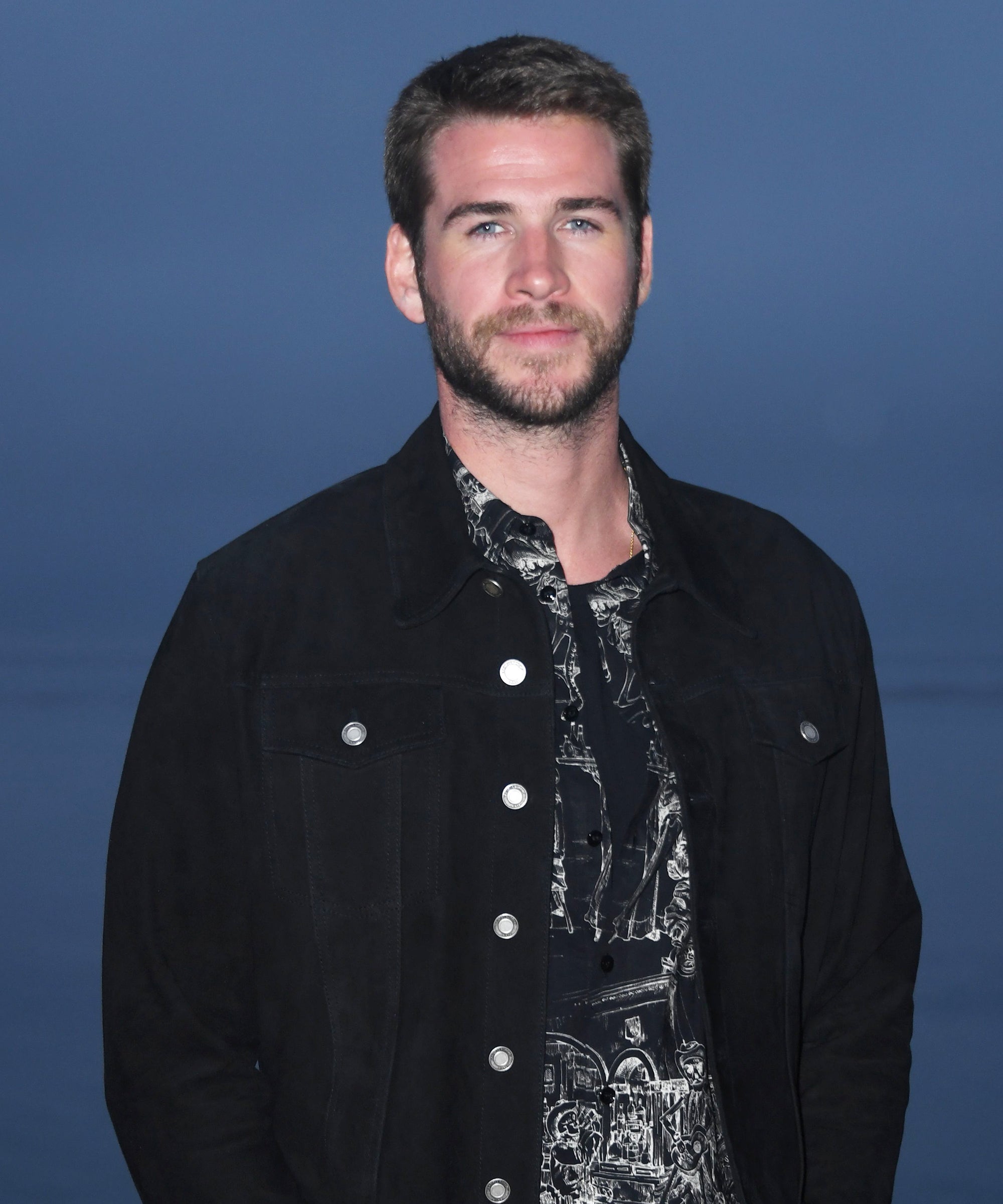 WHO  s dating som Liam Hemsworth