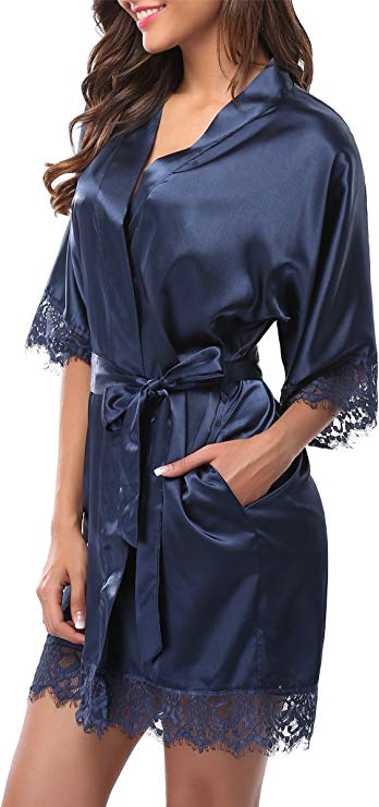 Giova + Lace Short Robe