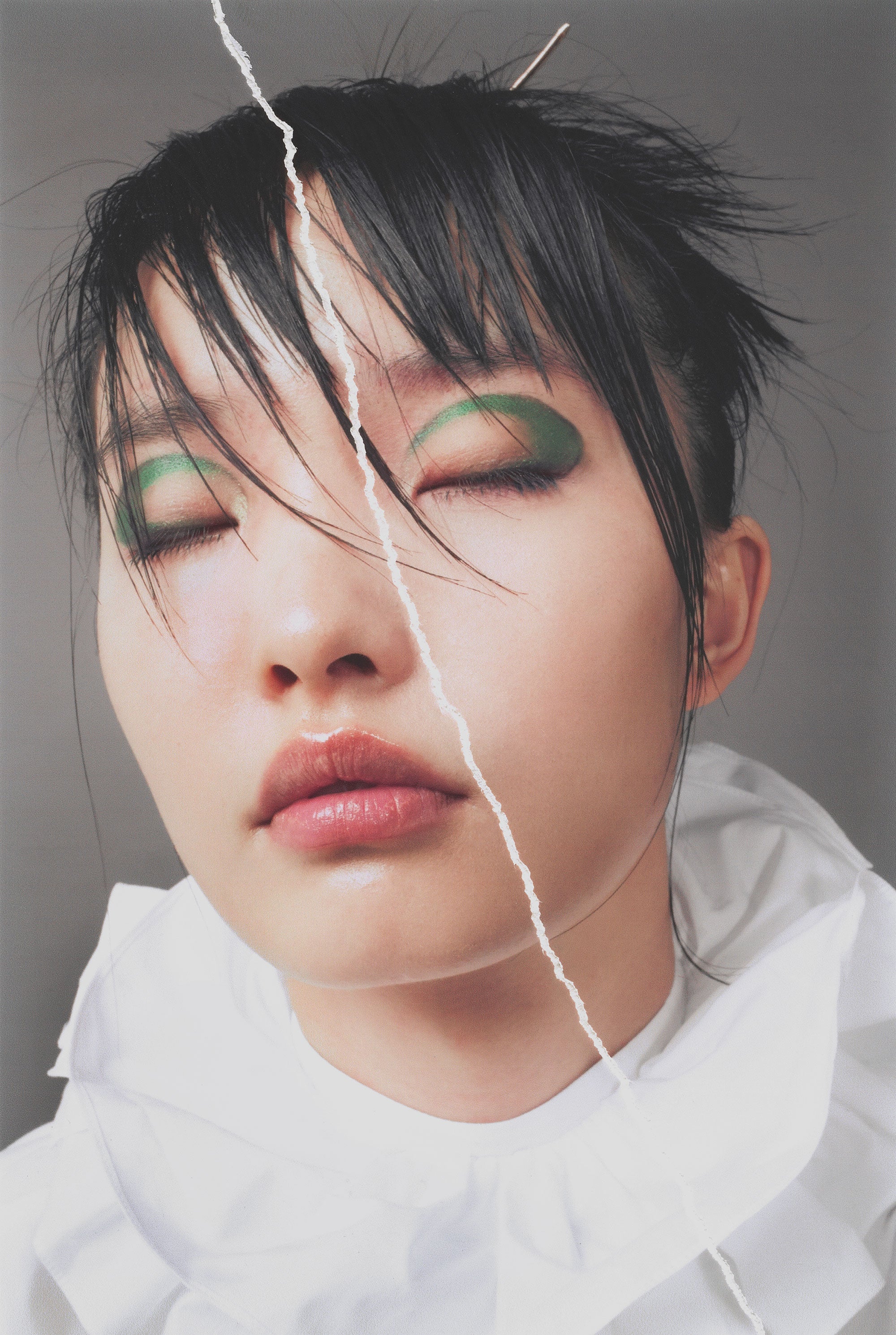 Modern Emo Makeup Looks 2021: Glossy Eye, Wet Look Hair Modern Emo Makeup Looks 2021: Glossy Eye, Wet Look Hair