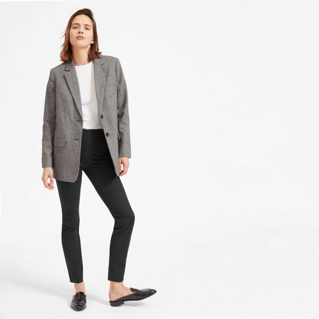 Chic Comfortable Travel Outfits To Wear On A Plane