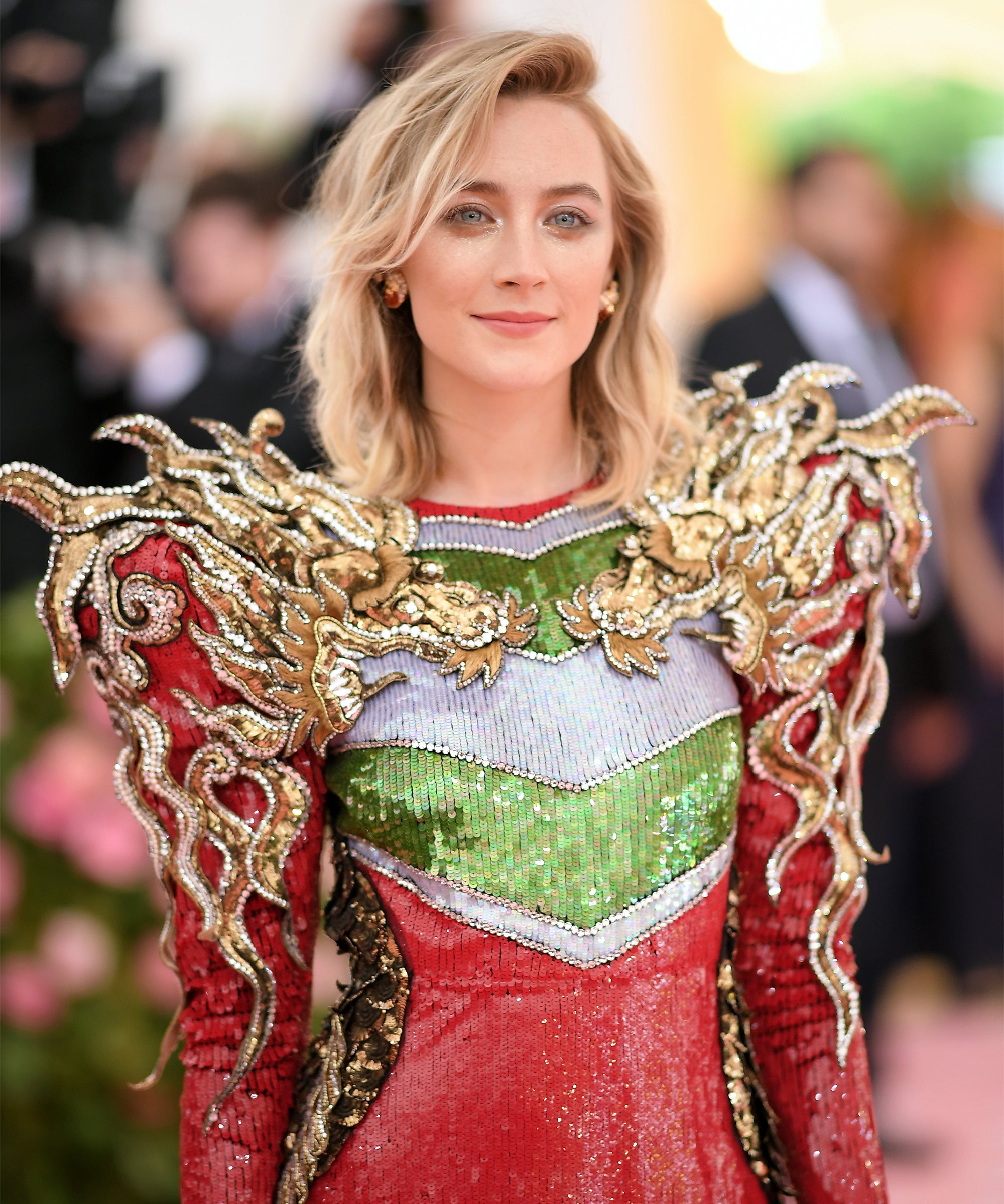 Saoirse Ronan Debuts Trendy Blunt Bob Haircut For Fall