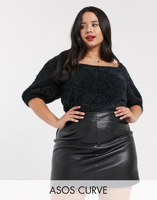 black short sleeve fluffy jumper