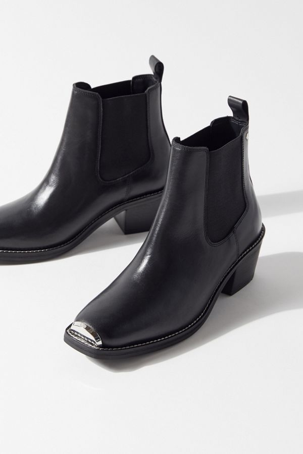 urban outfitters black chelsea boots