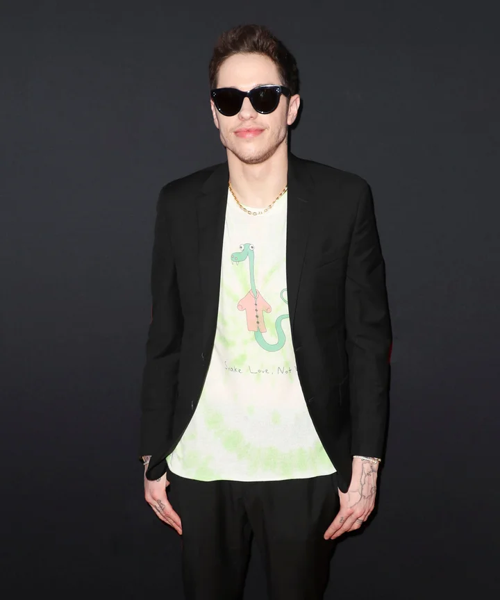 Get Pete Davidson Reflects On Ariana Grande Relationship For Free Wallpaper Pete Davidson Reflects On Ariana Grande Relationship Free HD