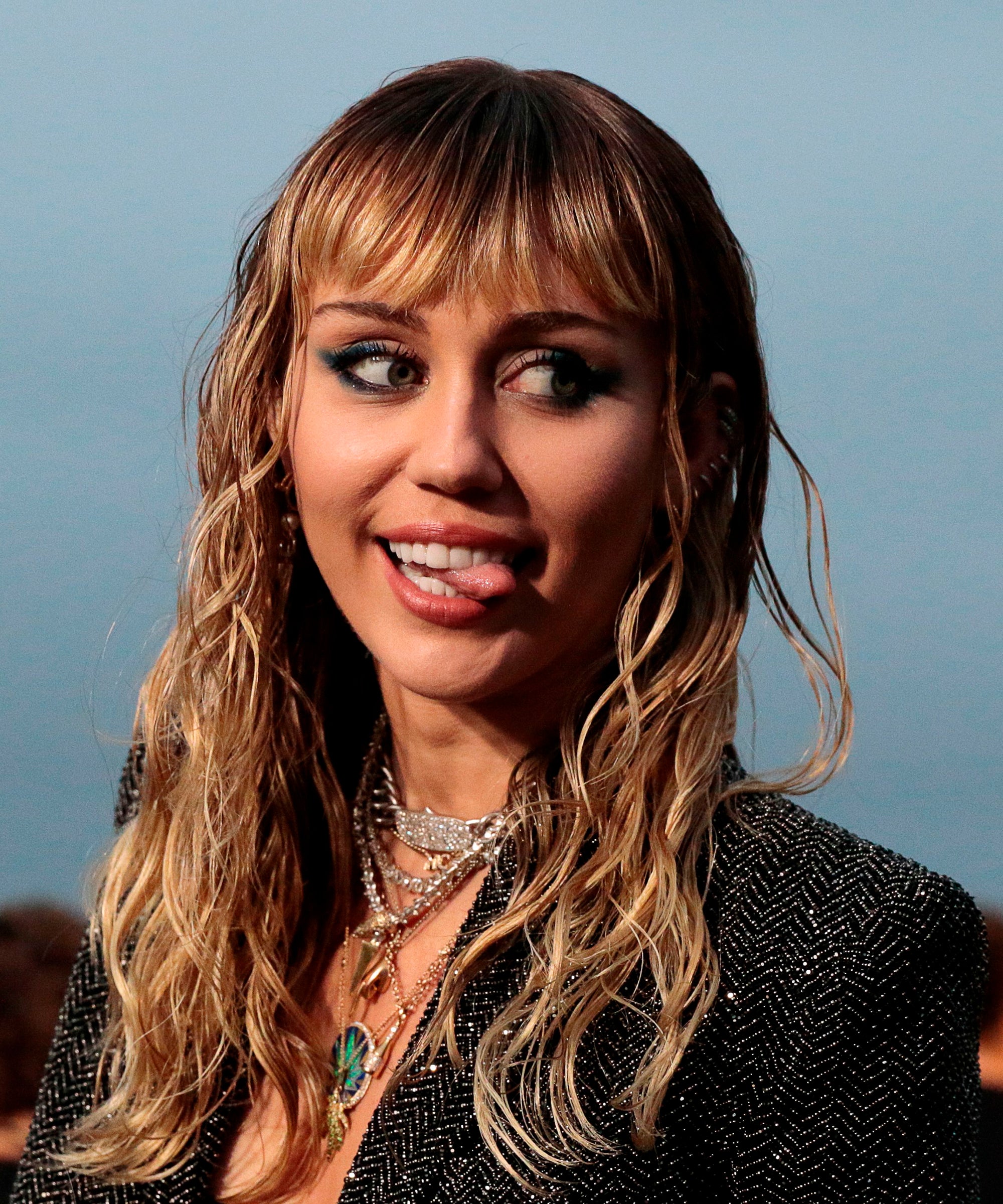 Miley Cyrus Celebrates Birthday With Haircut