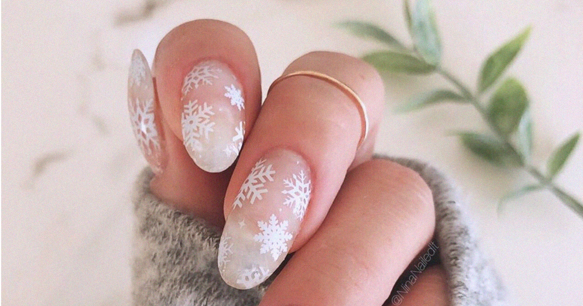 5. "Sparkling Christmas Manicure" - wide 3