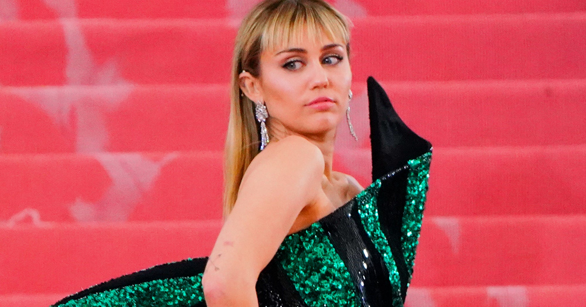 Miley Cyrus Hairstylist Defends New Mullet Haircut