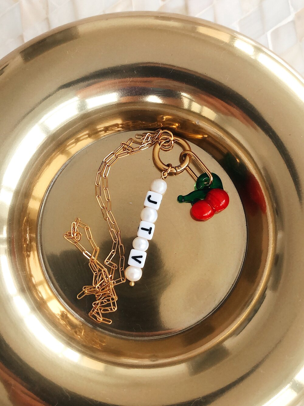 Out-Of-The-Box Gifts To Surprise Your Friends With This Holiday Season Holiday Season gift shopping,