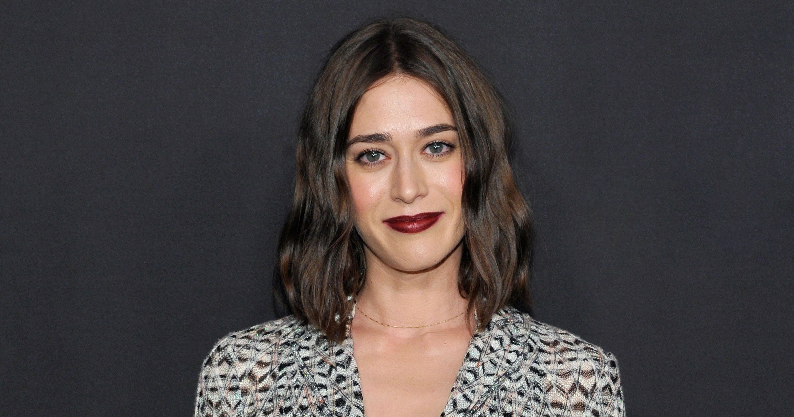 Lizzy Caplan On Truth Be Told Twins Josie Lainey