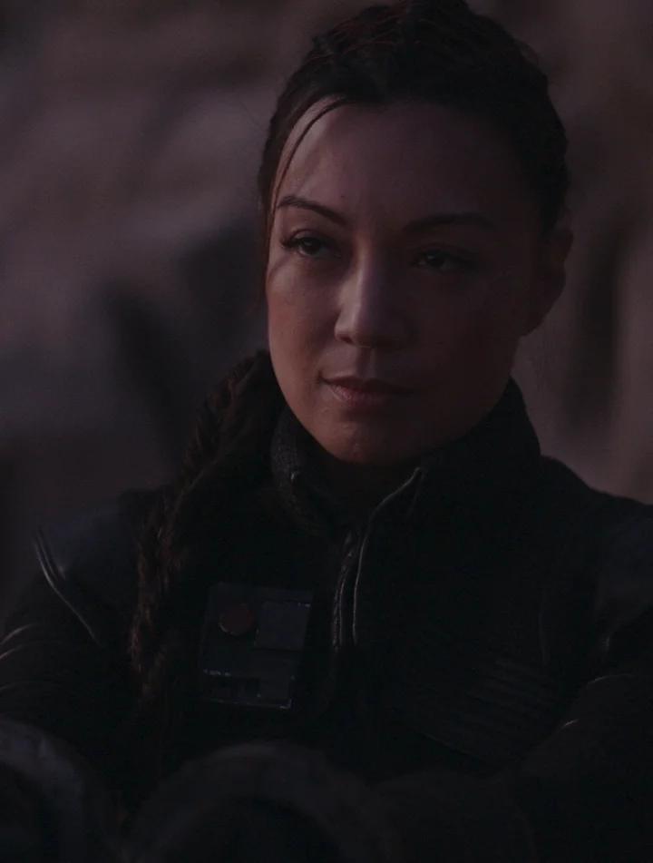 Who Is In The Cape At The End Of Mandalorian Episode 5