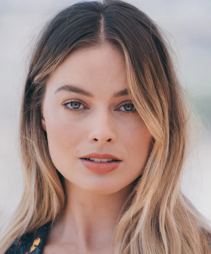 Margot Robbie New Hair Cut Color For Bombshell Event