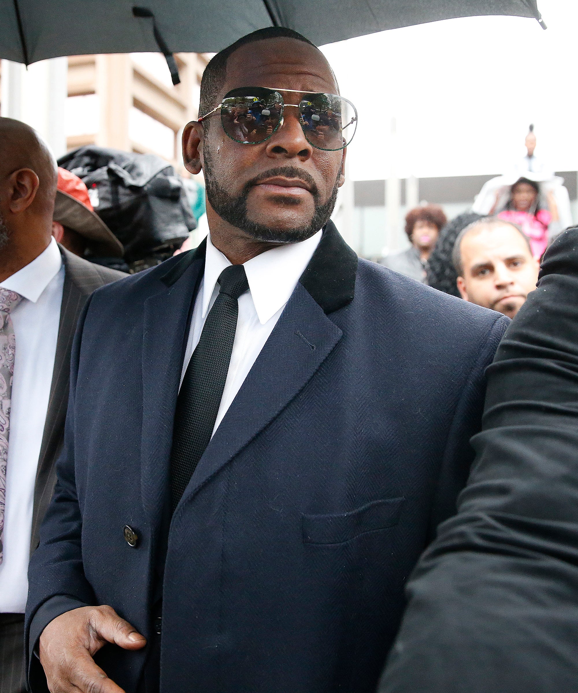 R Kelly Girlfriends Fight Instagram Live