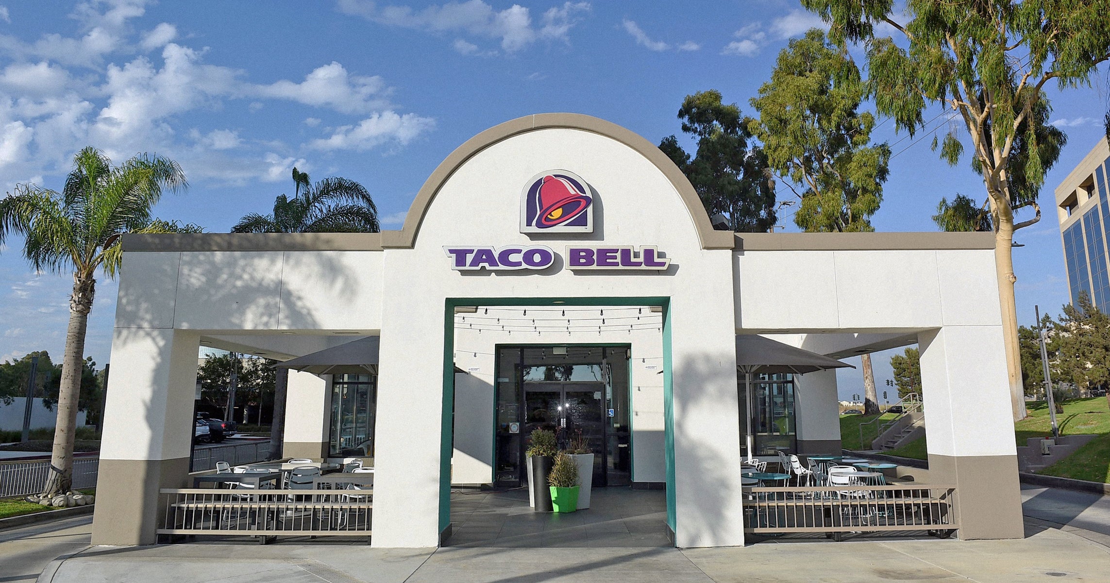 taco-bell-new-manager-salary-increase-is-outrageous