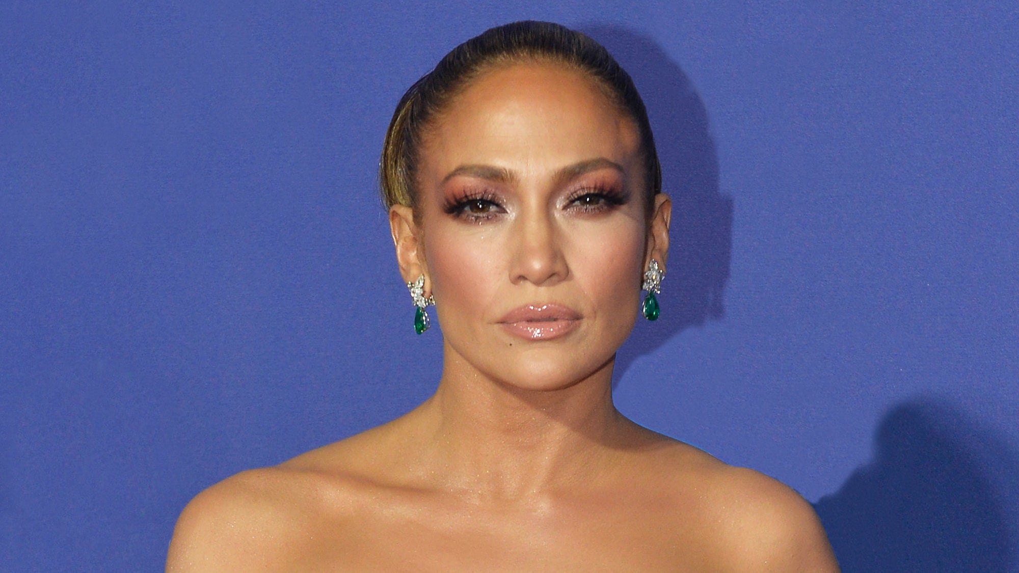 Jennifer Lopez Debuts New Blonde Hair After Oscars Snub