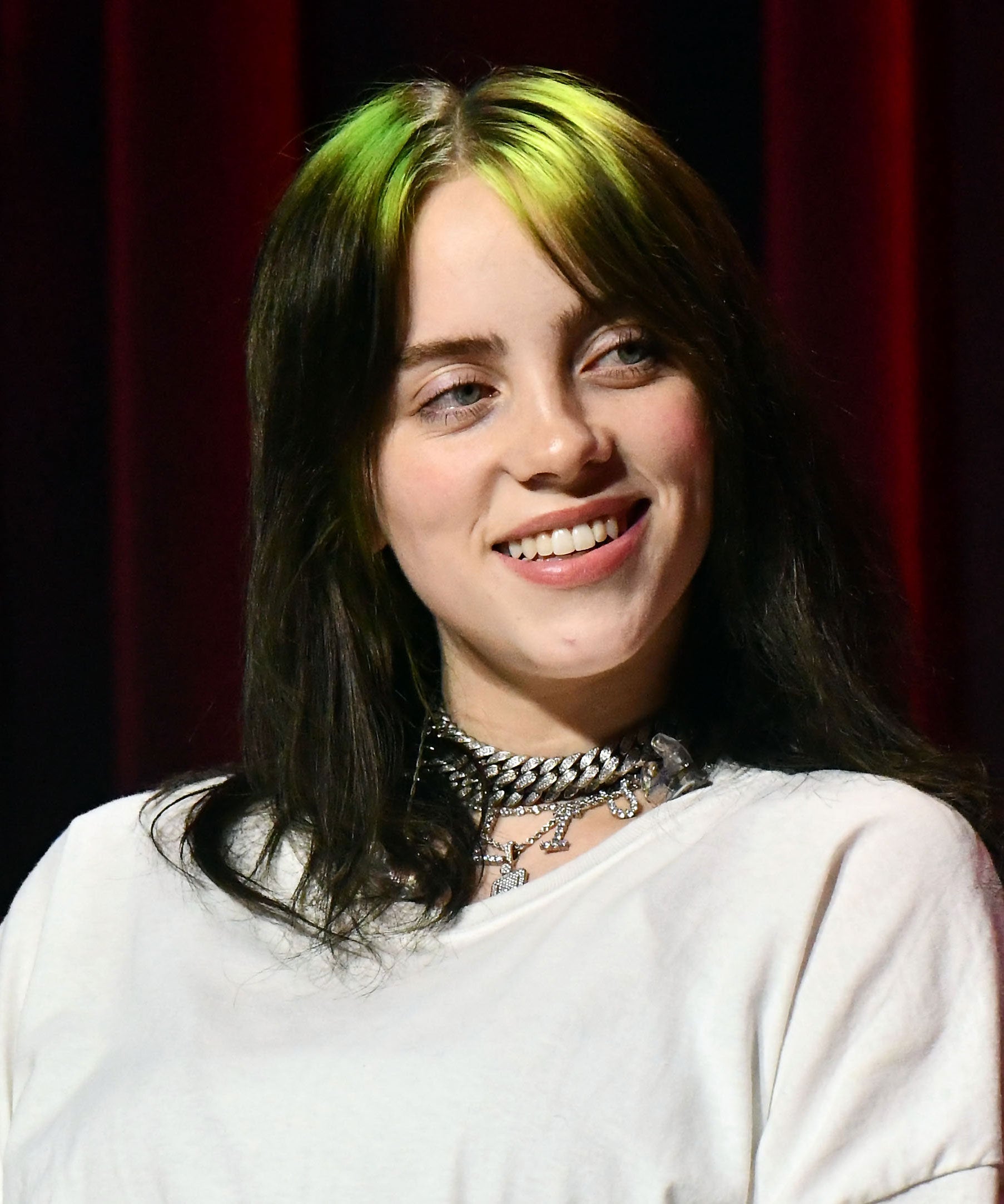 Billie Eilish Brought Back Green Hair Roots For Grammys Billie Eilish Brought Back Green Hair Roots For Grammys