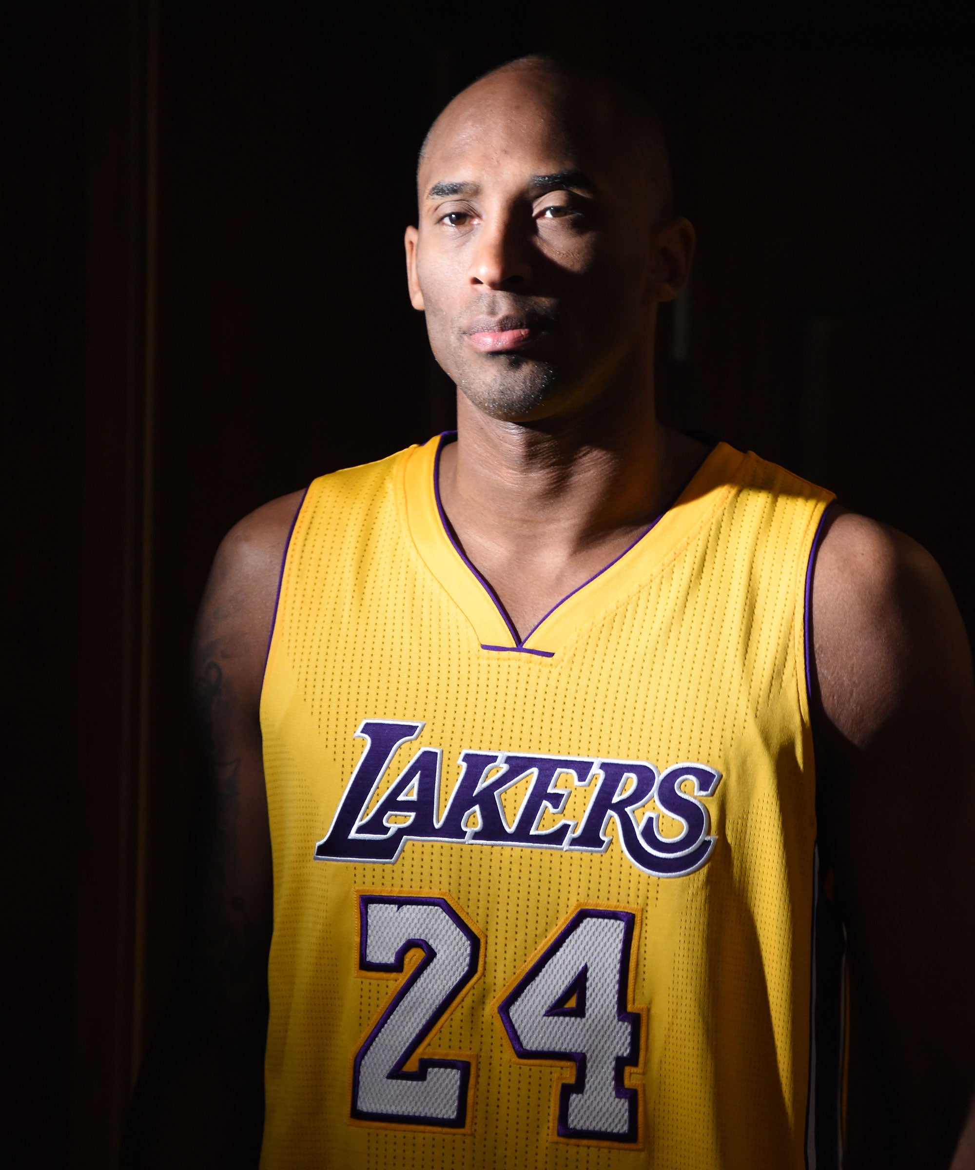 kobe bryant old school jersey