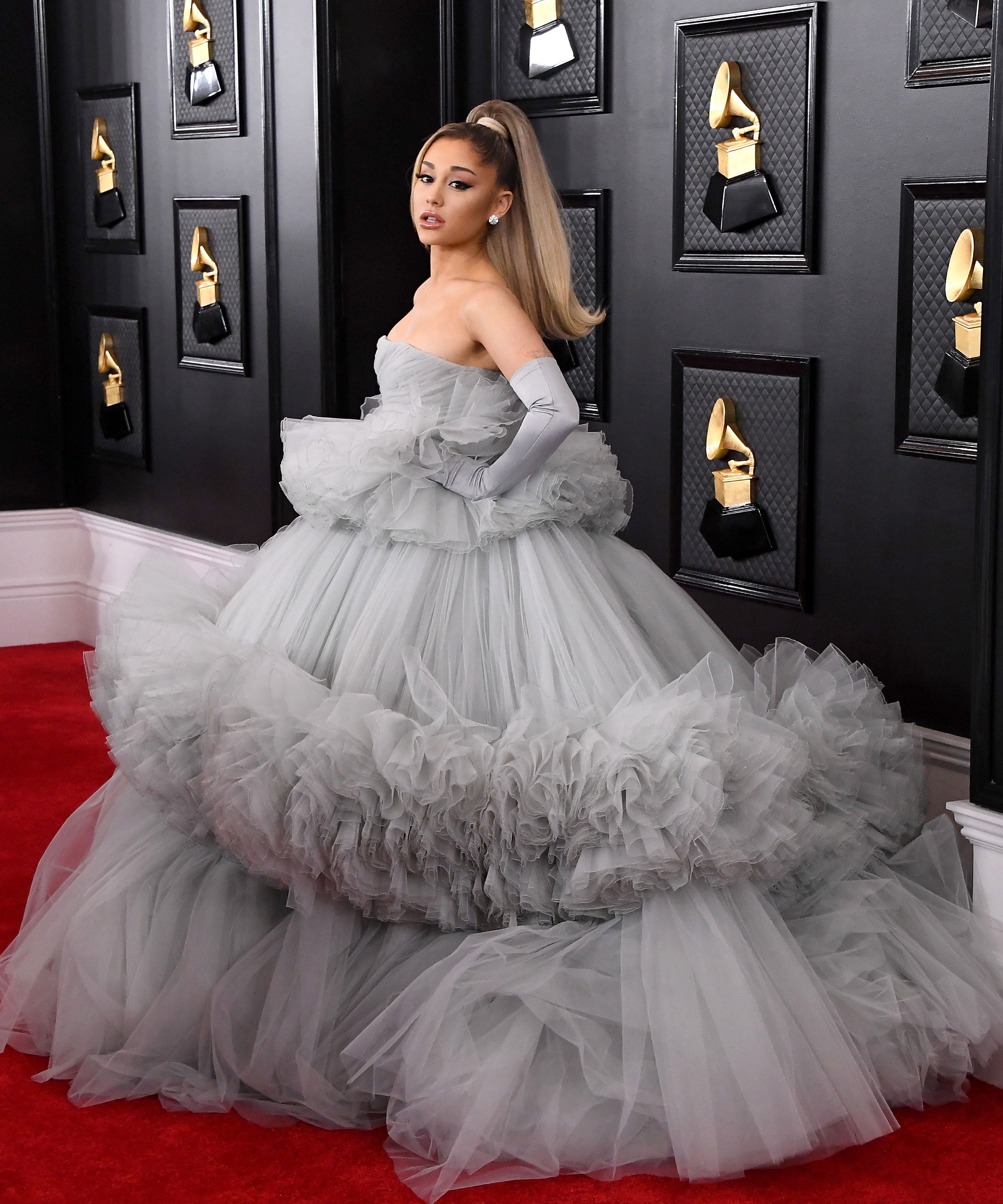 Ariana Grande serves princess vibes in TWO looks on Grammys red carpet | Ariana  grande grammys, Ariana grande photoshoot, Ariana grande cute