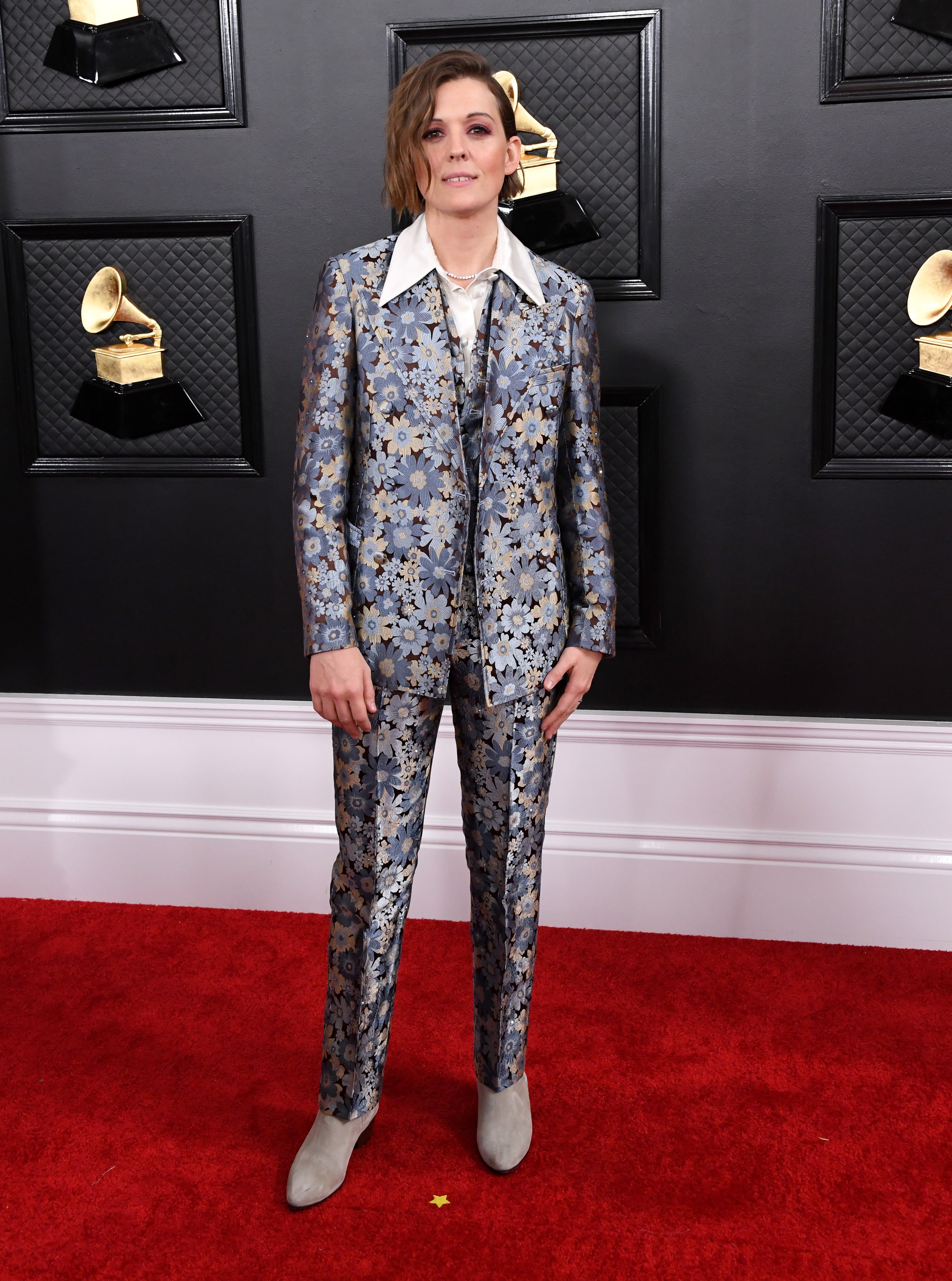 grammys suit dress
