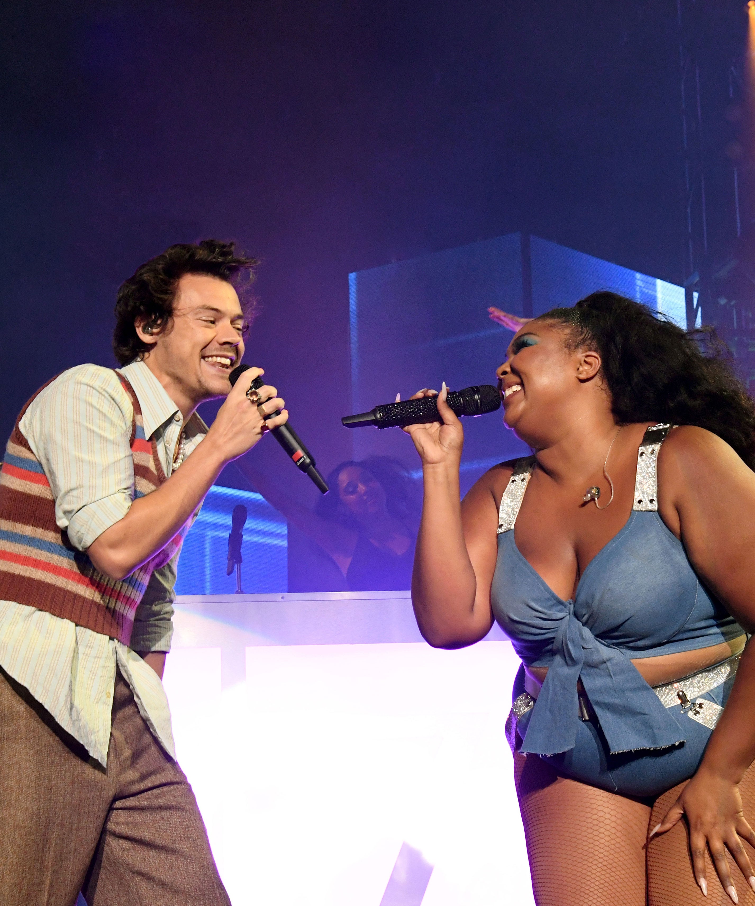 It Aint My Fault Harry Styles Harry Styles And Lizzo Perform Super Bowl Pre Show