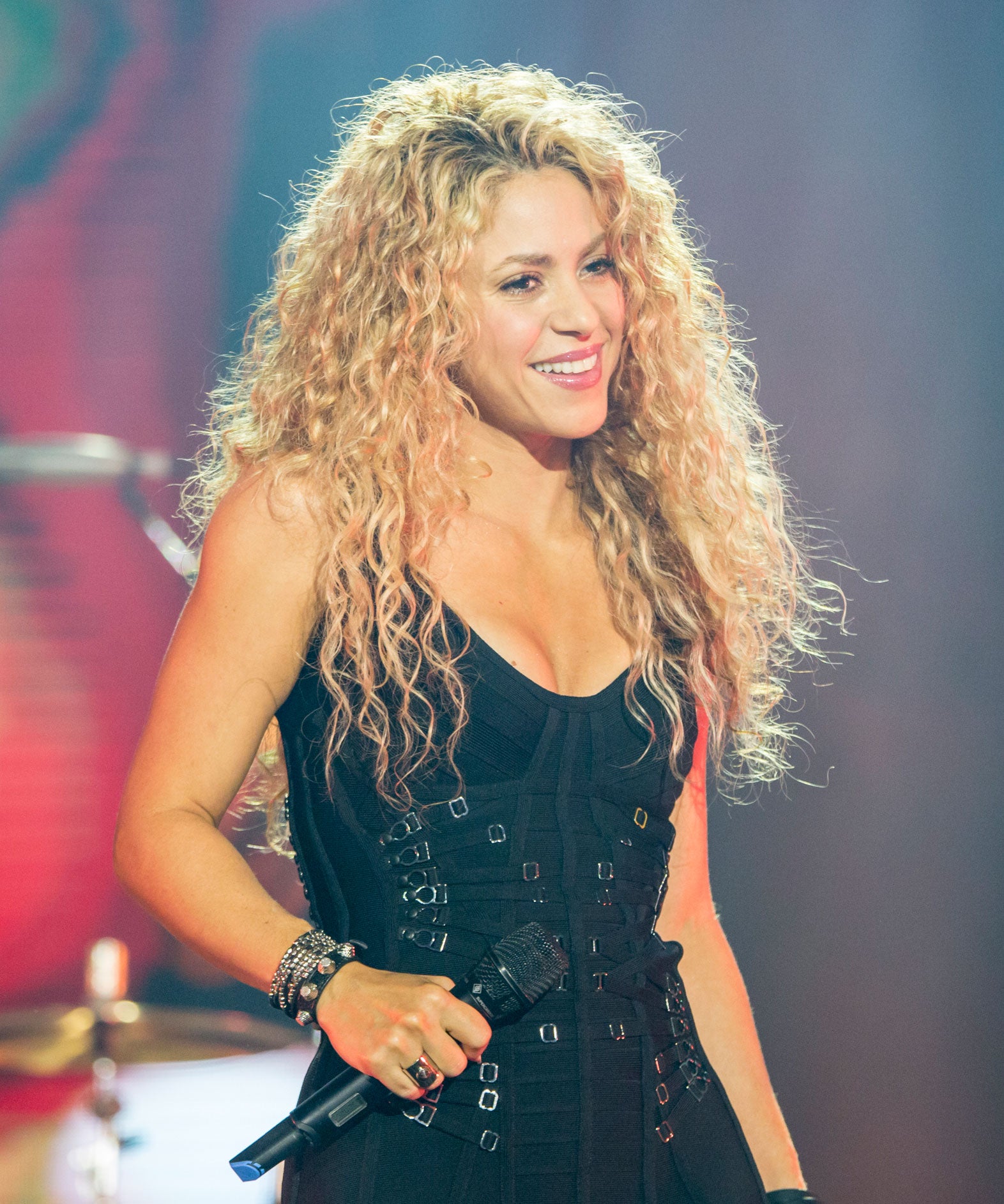 Shakira’s Natural Hair Curls,