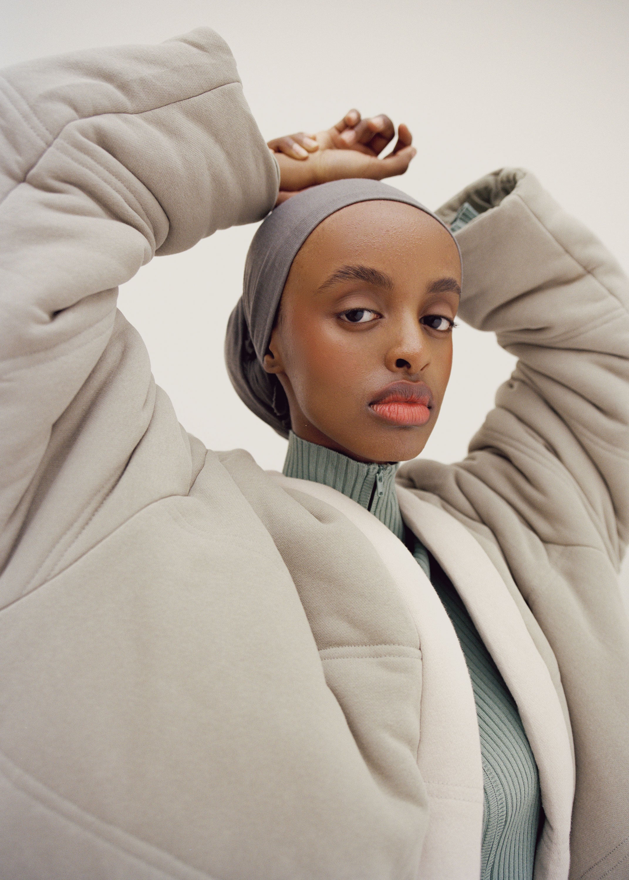 Outfit Comfort Clothes 1 Sweatshirt 2 Sweatpants Golden Milk Dr It Girl