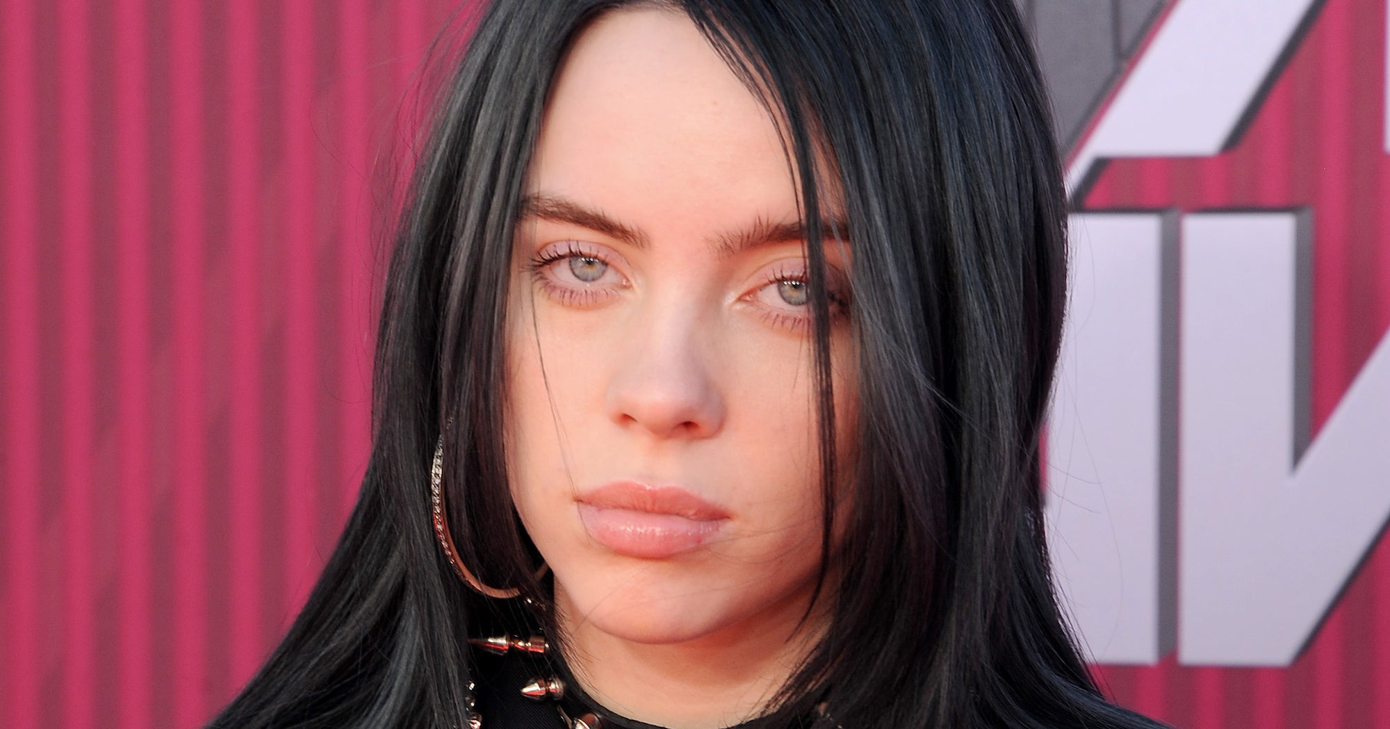 Twitter Thinks Billie Eilish's James Bond Theme Is So Good, It Already Deserves The Oscar